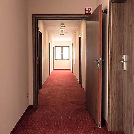 Gawra Отель Кемпно